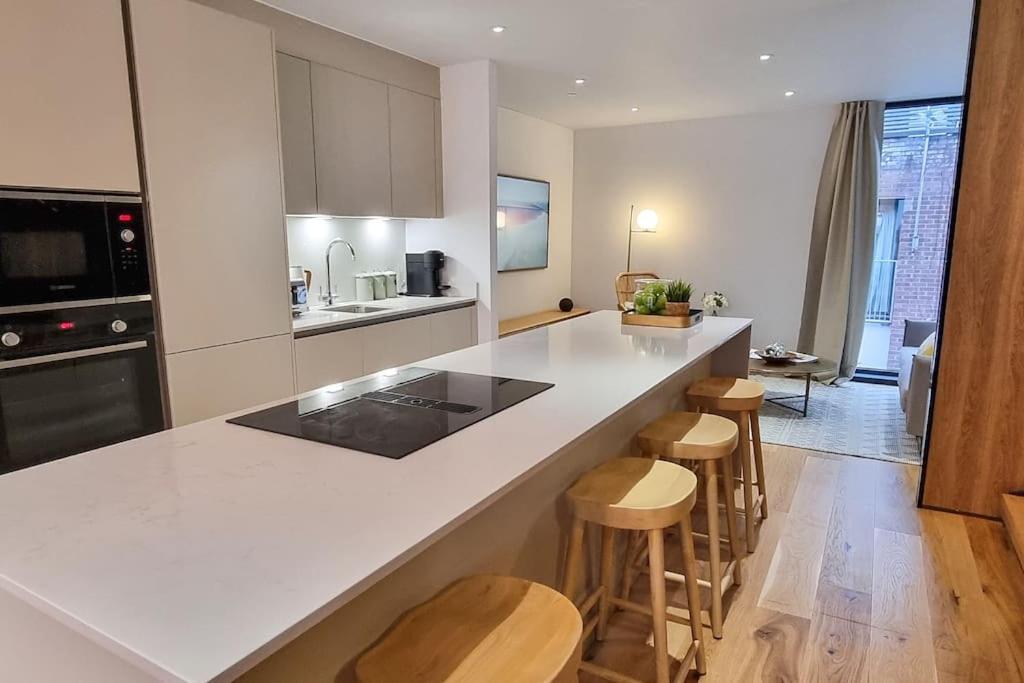 Stunning Luxury Townhouse In Centre Of Манчестер Екстер'єр фото